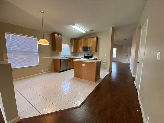 3rd image of 2424 Eagle Mountain Dr