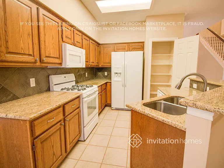 7822 Heather Heights Way — Photo 5