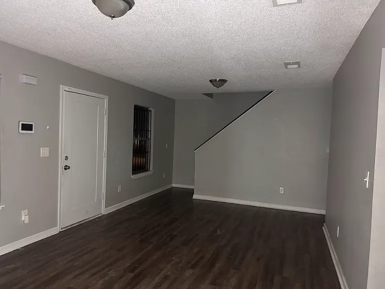 1517 Patton St — Photo 7
