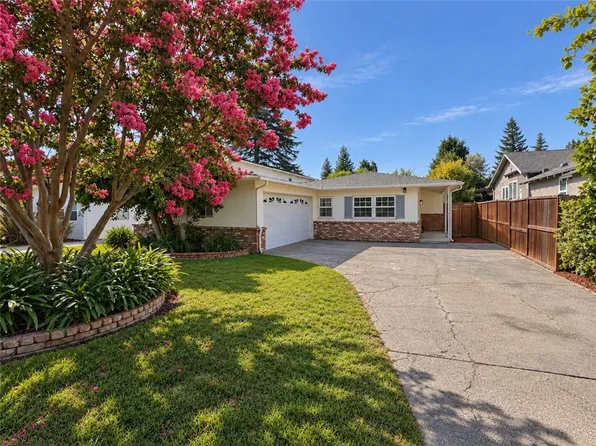 22716 Berdon St, Woodland Hills, CA 91367