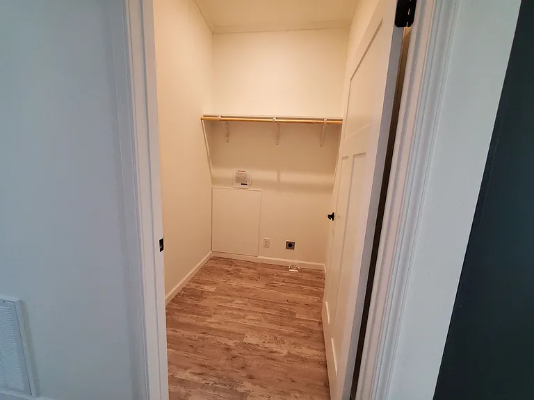 Dwelling at New Braunfels — Photo 34