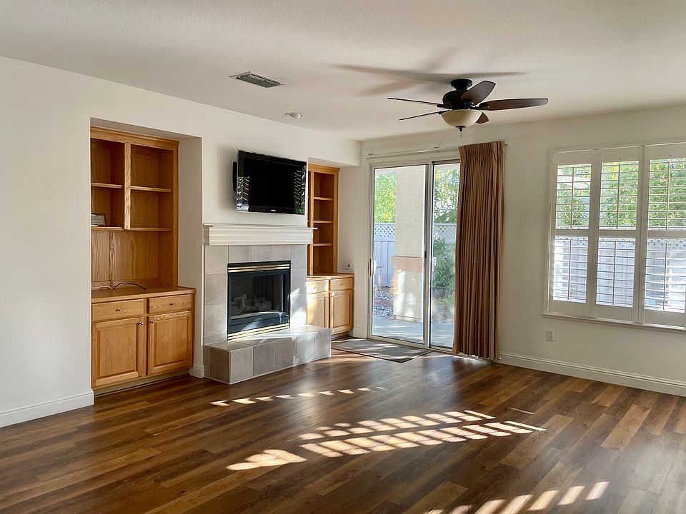 1st image of 124 Golden Spike Ct