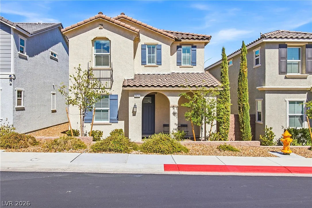 4 bed, 3.0 bath, 2040 sqft, $2,810 — Photo 2