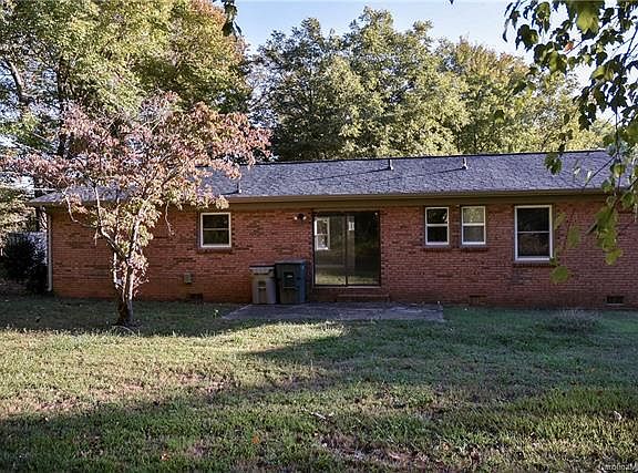 3rd image of 205 Annadelle Ave