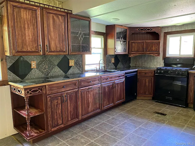 74 Lamoree Rd — Photo 8