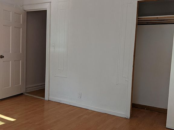 5th image of 2130 E 15th St #2R