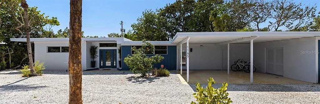 3 bed, 2.0 bath, 2152 sqft, $10,000 — Photo 2