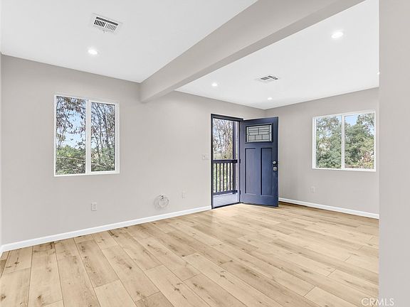 5th image of 4126 E 1st St