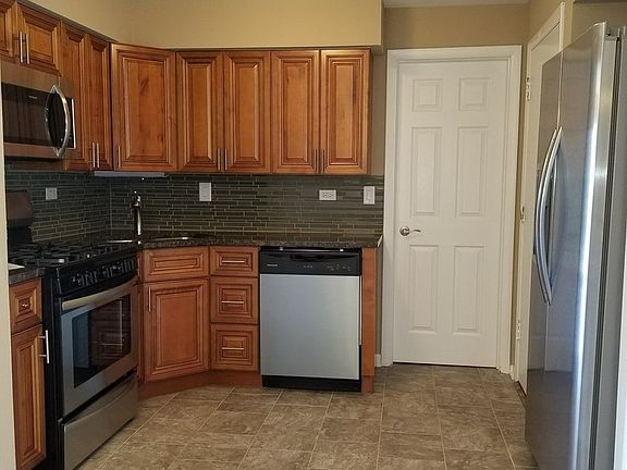 5th image of 5338 W 96th St APT 202