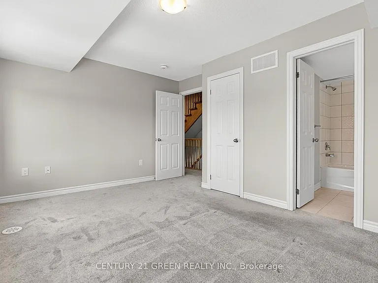 383 Dundas St E #76 — Photo 31