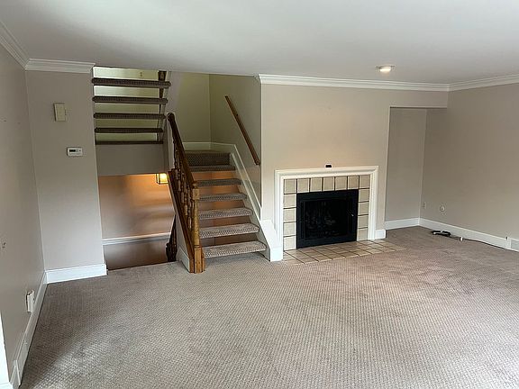 4th image of 42590 Elizabeth Way