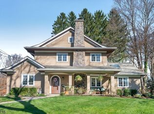 121 Midvale Rd, Mountain Lakes, NJ 07046