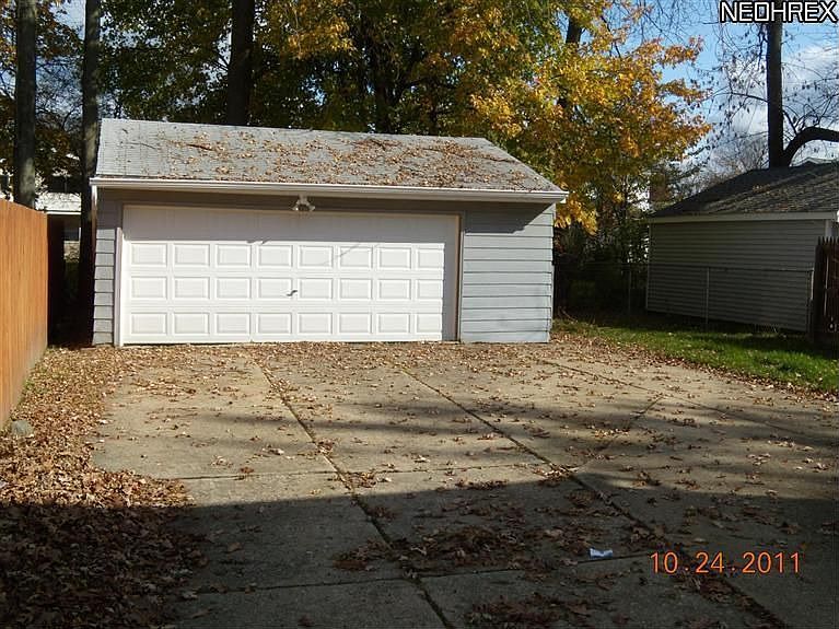 2nd image of 251 Parkway Dr
