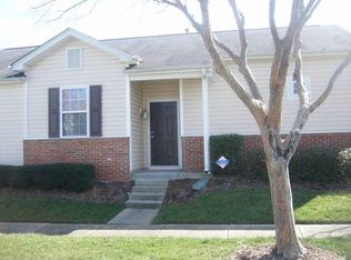 8746 Meadowmont View Dr, Charlotte, NC 28269