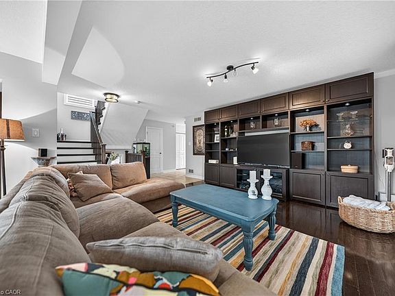 5th image of 184 Goodwin Dr