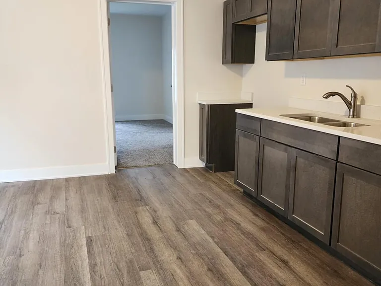 1338 E Chestnut St #A — Photo 2