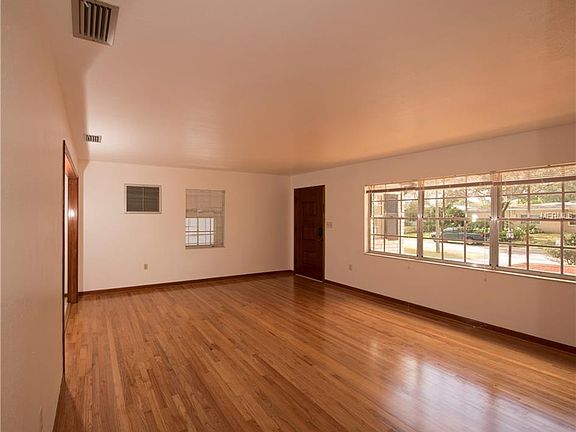 4th image of 10231 N Fleetwood Dr