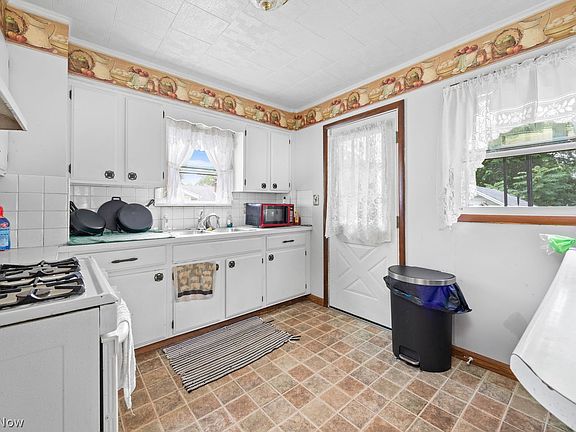 3rd image of 708 Eastland Ave