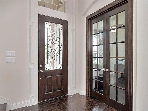 4th image of 9125 Glendara Dr
