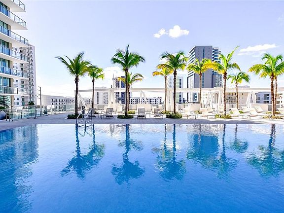 2nd image of 1111 SW 1st Avenue #2214-N