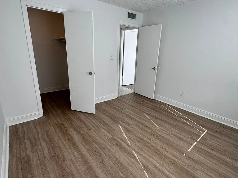 488 NE 165th St #616-1 — Photo 7