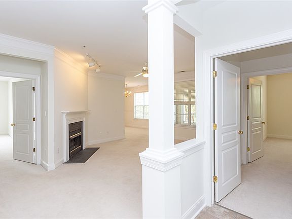 4th image of 323 Providence Glen Dr #323