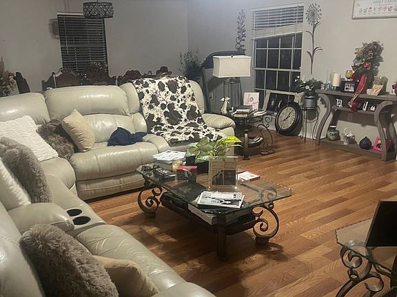 2nd image of 70319 L St