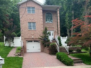373 Saint George Rd, Staten Island, NY 10306