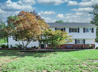 4 Suffolk Ln, Middletown, NJ 07748