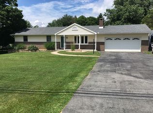 1820 Elbow Ln, Allentown, PA 18103