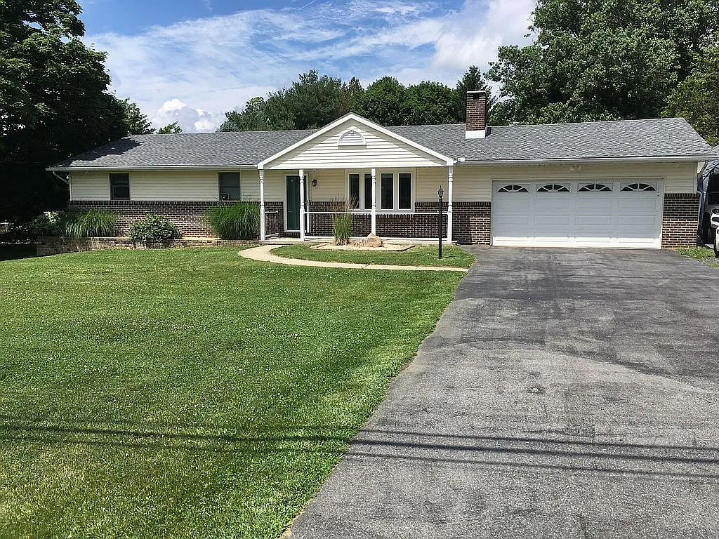 1820 Elbow Ln photo 1