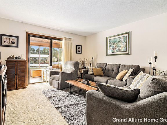 4th image of 7005 E Springtree Ln SW #31