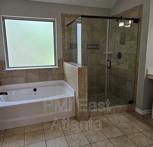 422 Live Oak Pass — Photo 14