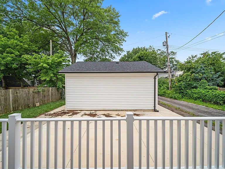 2589 Dayton Ave — Photo 25