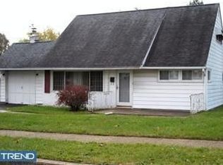 1 Middle Rd, Levittown, PA 19056