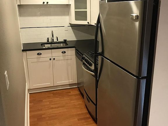 4th image of 312 E Olive Pl APT 001