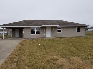 1137 Lake Dr, Lebanon, MO 65536