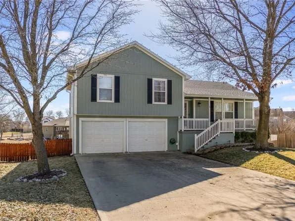 1 NW Valley Circle St, Grain Valley, MO 64029