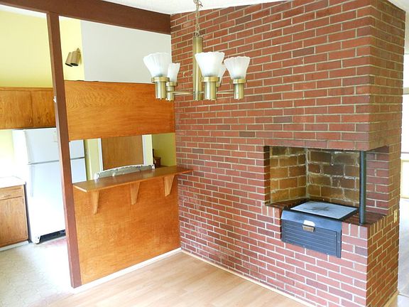 Dining room with indoor grill