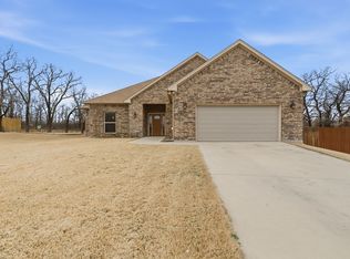 2201 Springhill Ct, Mineral Wells, TX 76067
