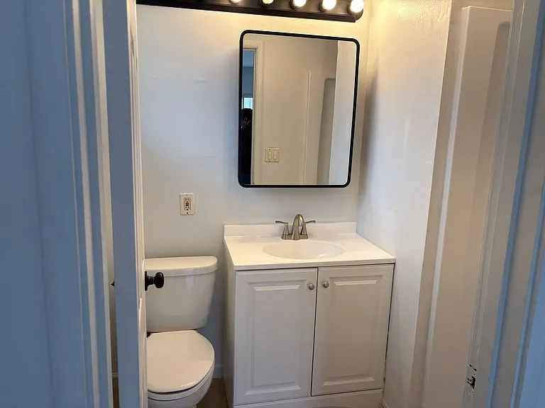 1202 Rollingwood Dr — Photo 8