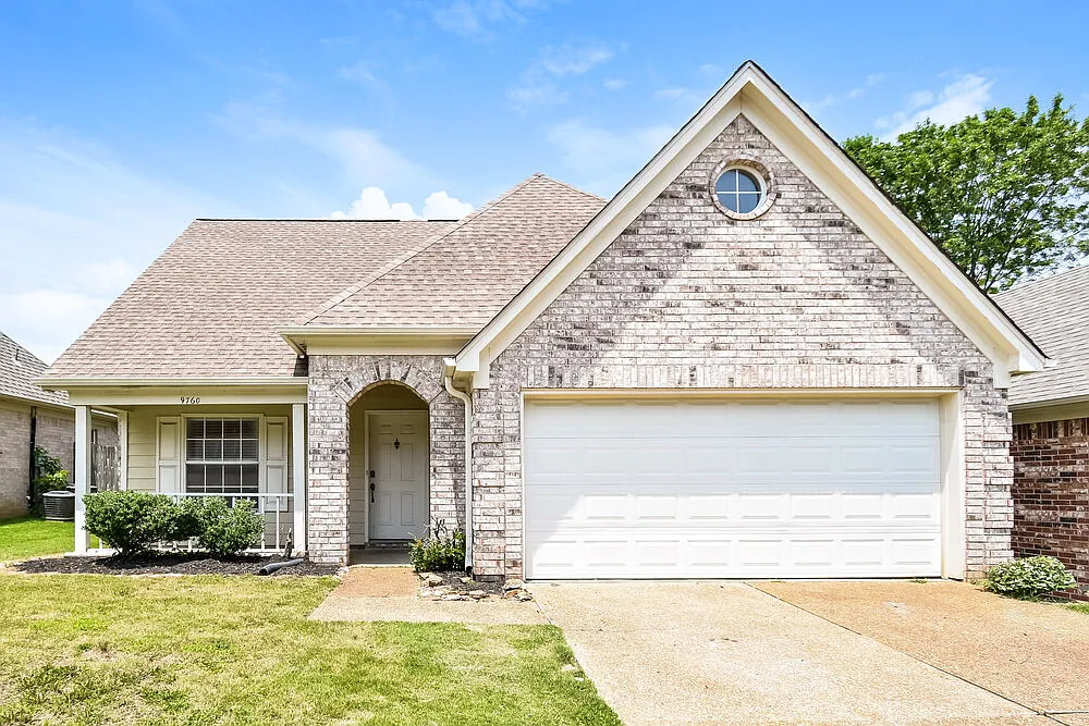 3 bed, 2.5 bath, 1693 sqft, $1,835 — Photo 1