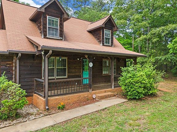 3rd image of 104 Dogwood Ln