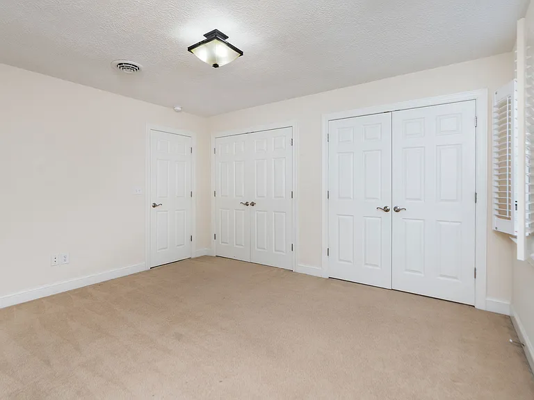 205 College Cir — Photo 34