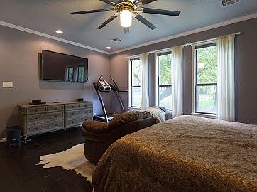 1st image of 3509 White Oak Dr