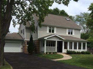3404 Linneman St, Glenview, IL