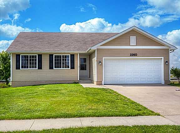 2nd image of 2260 SE Leeann Dr