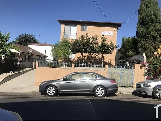 3 bed, $3,500 — Photo 2