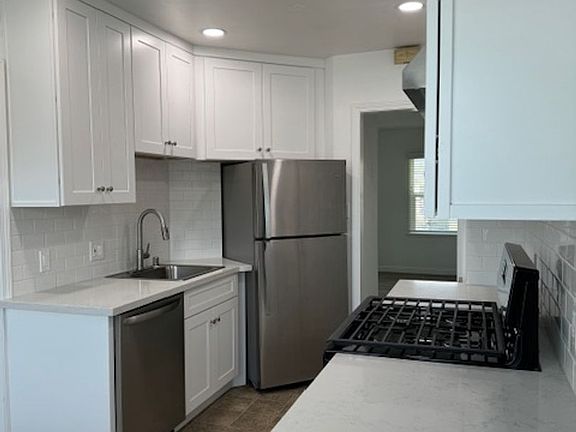 4th image of 225-227 Nieto Ave #227A