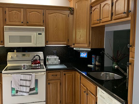 5th image of 4344 Carambola Cir N #F707